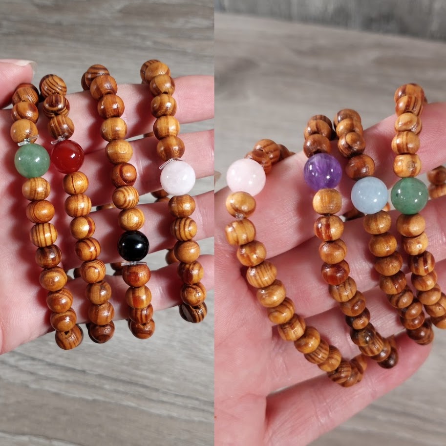 Gemstone and wood-style beads bracelet